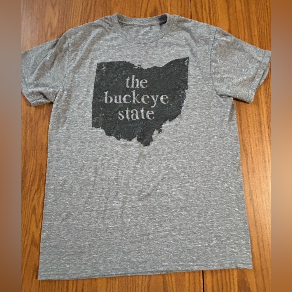 Women’s Gray Ohio Graphic T-Shirt. Size Small